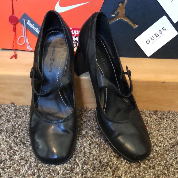 KELLY & KATIE-‘Colony’ black slip on heels w/strap - Picture 2 of 9